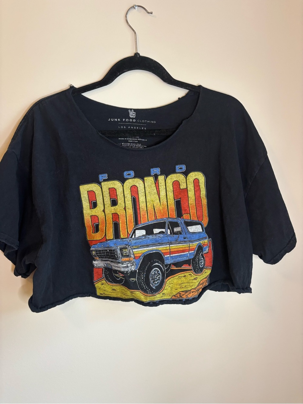 Junk Food Women’s Black 'Bronco' Graphic Crop Tee